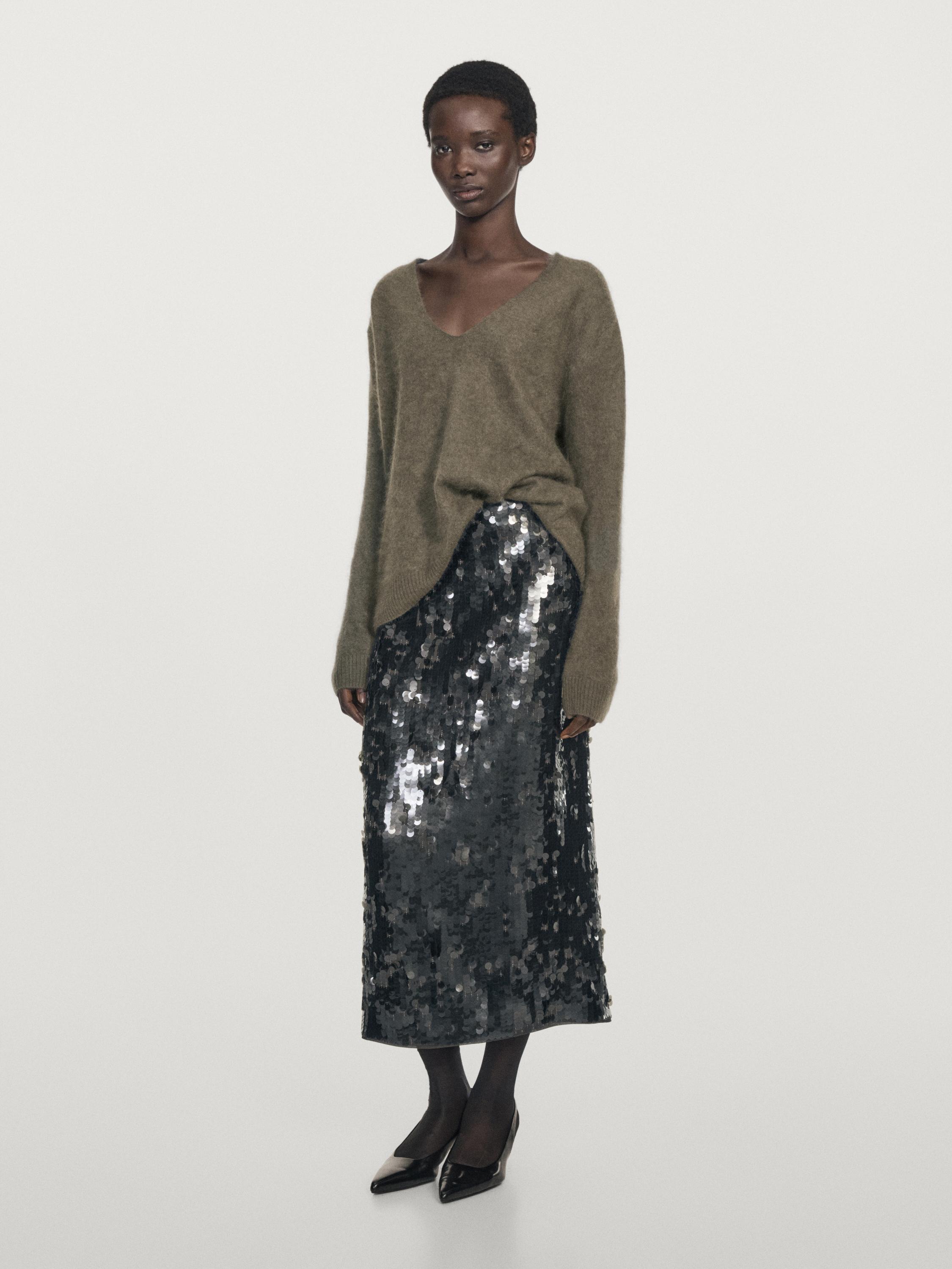 Midi skirt with sequins